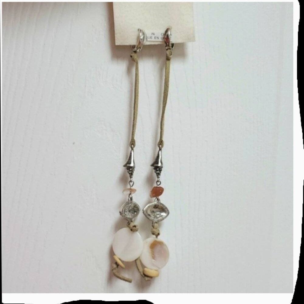 Free People “Treasure Dangles” – Mother of Pearl – Boho Luxe Earrings – Like New - Picture 6 of 9